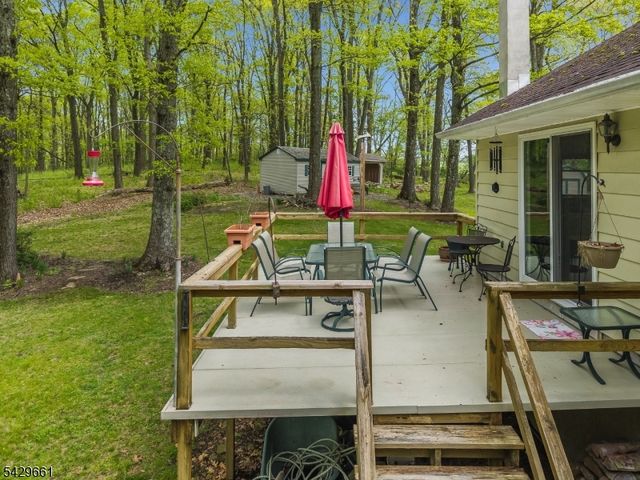 87 Buckhorn Dr, White Twp., NJ 07823