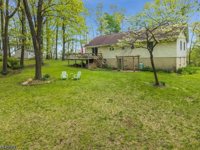 87 Buckhorn Dr, White Twp., NJ 07823