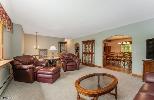 87 Buckhorn Dr, White Twp., NJ 07823