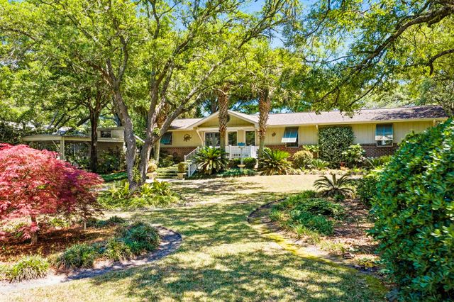 268 Lakeshore Dr., Pawleys Island, SC 29585