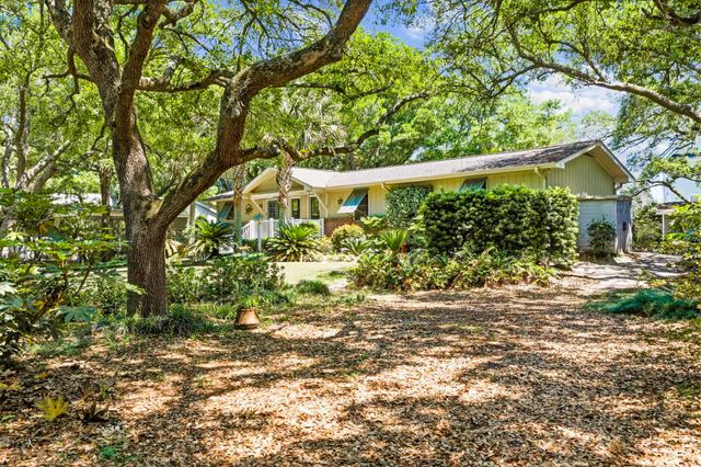 268 Lakeshore Dr., Pawleys Island, SC 29585