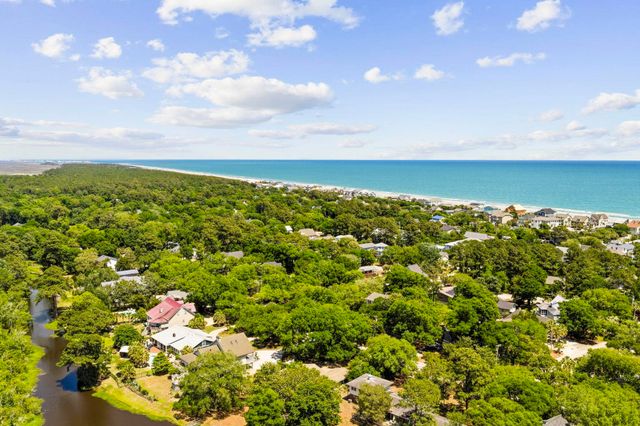 268 Lakeshore Dr., Pawleys Island, SC 29585
