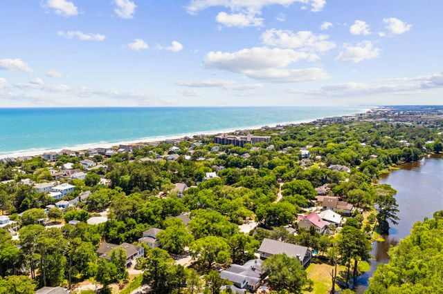 268 Lakeshore Dr., Pawleys Island, SC 29585