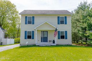 542 Hudson River Road, Halfmoon, NY 12188