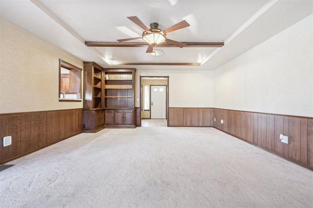 2901 Woodcreek Road, Midwest City, OK 73110