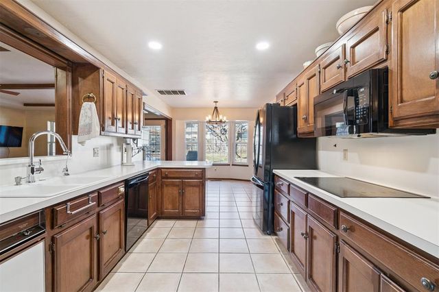 2901 Woodcreek Road, Midwest City, OK 73110