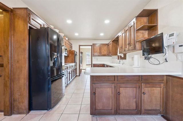 2901 Woodcreek Road, Midwest City, OK 73110