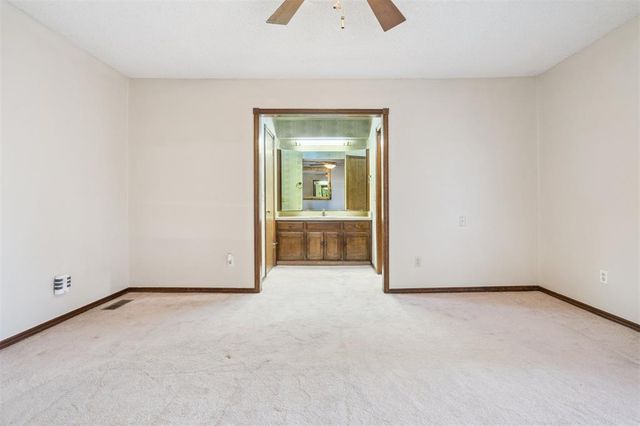 2901 Woodcreek Road, Midwest City, OK 73110