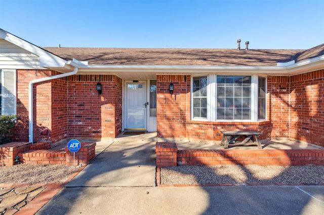 2901 Woodcreek Road, Midwest City, OK 73110
