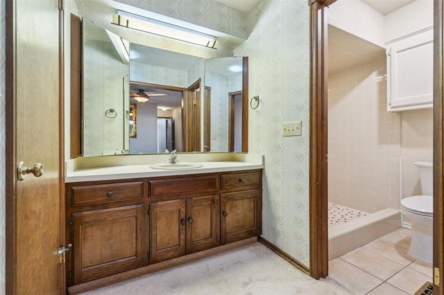 2901 Woodcreek Road, Midwest City, OK 73110