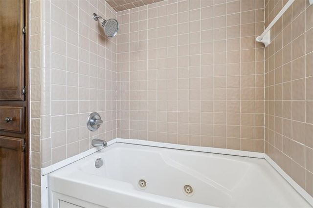 2901 Woodcreek Road, Midwest City, OK 73110