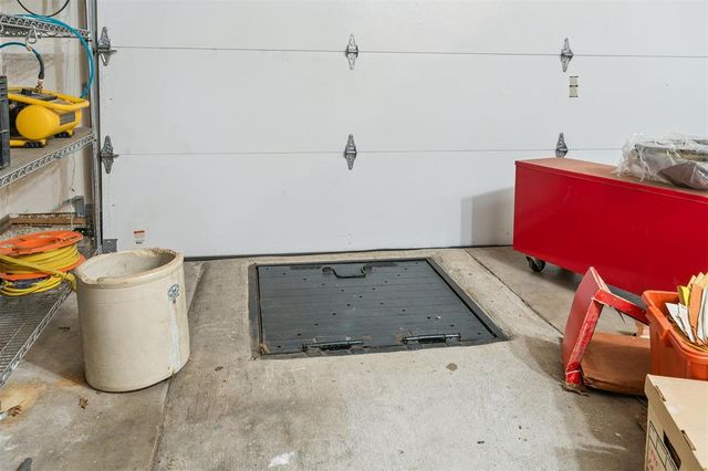 2901 Woodcreek Road, Midwest City, OK 73110