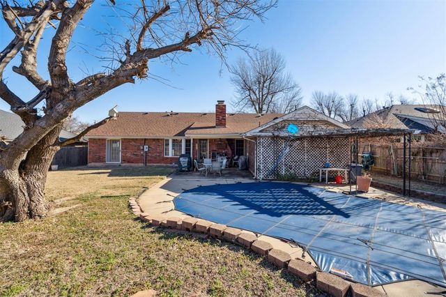 2901 Woodcreek Road, Midwest City, OK 73110