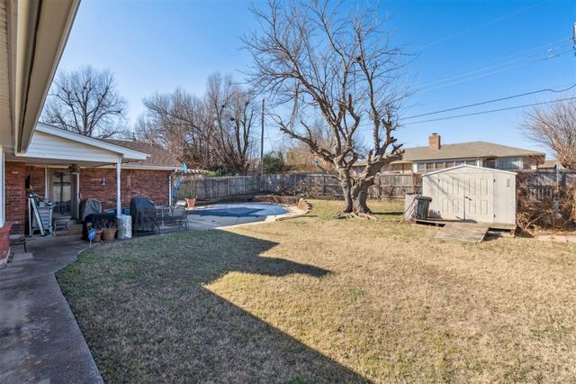 2901 Woodcreek Road, Midwest City, OK 73110