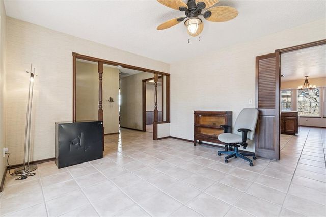 2901 Woodcreek Road, Midwest City, OK 73110