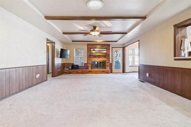 2901 Woodcreek Road, Midwest City, OK 73110