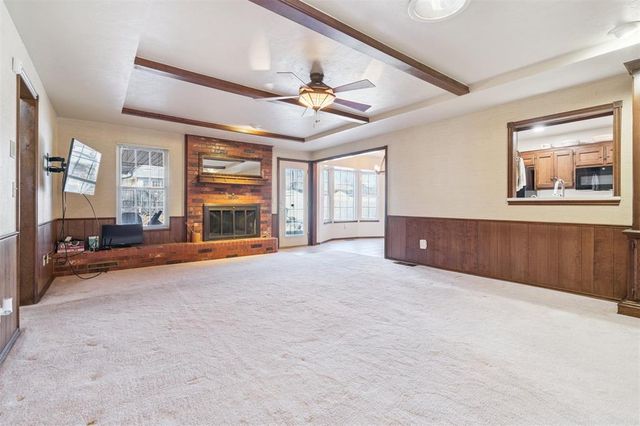 2901 Woodcreek Road, Midwest City, OK 73110