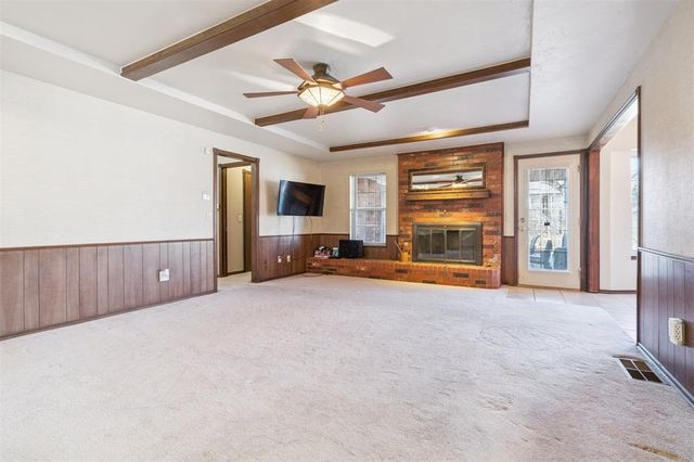 2901 Woodcreek Road, Midwest City, OK 73110