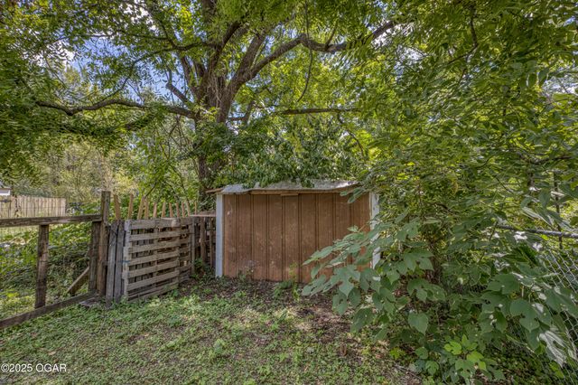 1205 Wisconsin Avenue, Joplin, MO 64801