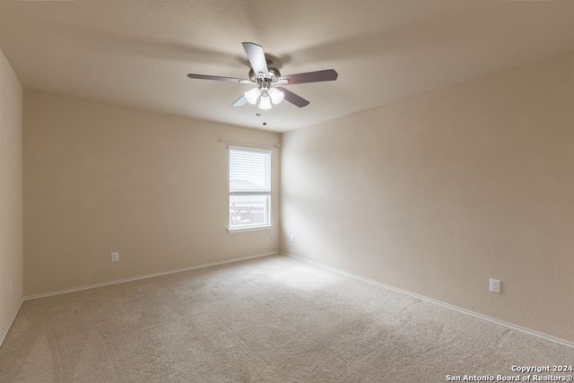 1009 SANDWELL CT, Seguin, TX 78155