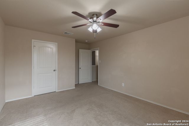 1009 SANDWELL CT, Seguin, TX 78155