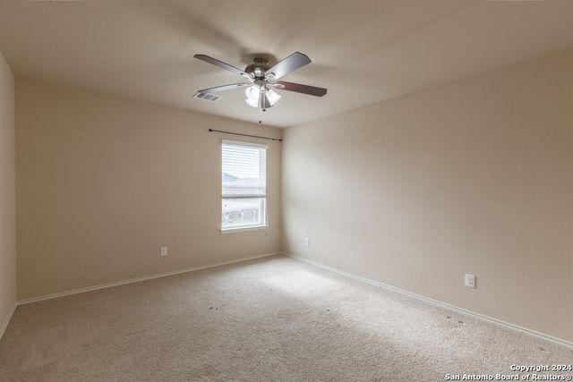 1009 SANDWELL CT, Seguin, TX 78155