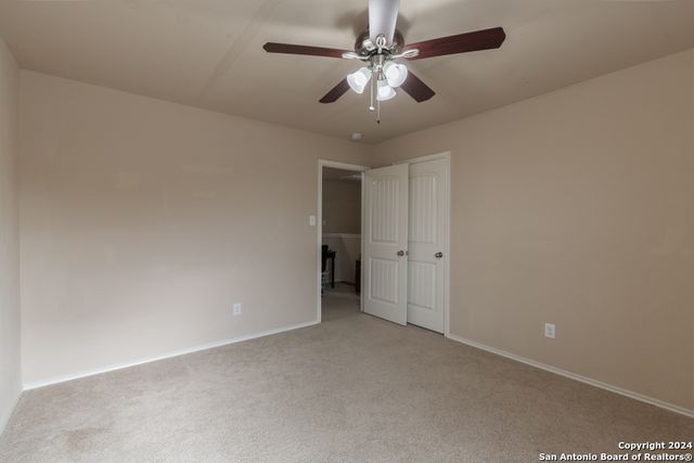 1009 SANDWELL CT, Seguin, TX 78155