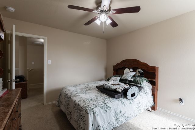 1009 SANDWELL CT, Seguin, TX 78155