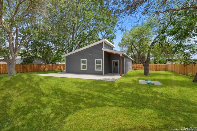 15227 Rosa Trl, San Antonio, TX 78253