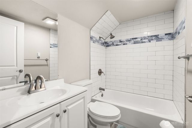 2111 E State Route 3, Shelton, WA 98584