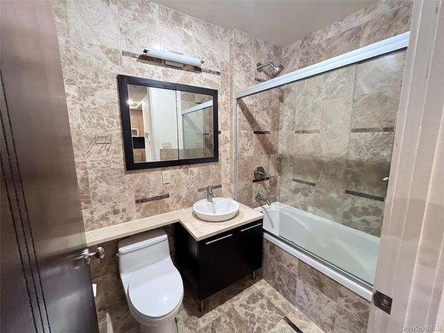 31-32 Union Street 4G, Flushing, NY 11354