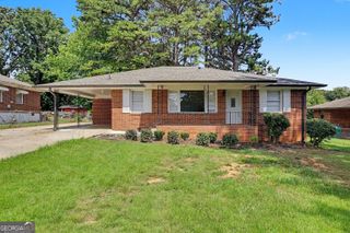 5256 Eubanks Drive, Morrow, GA 30260