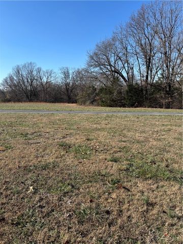 6043 7 Highway, Harrison, AR 72601