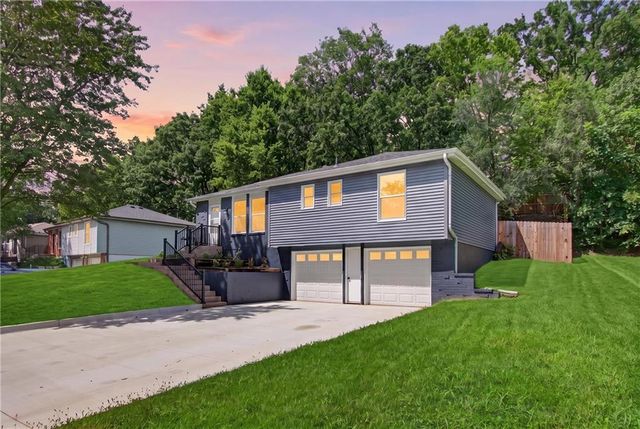 9310 NW 68th Street, Parkville, MO 64152