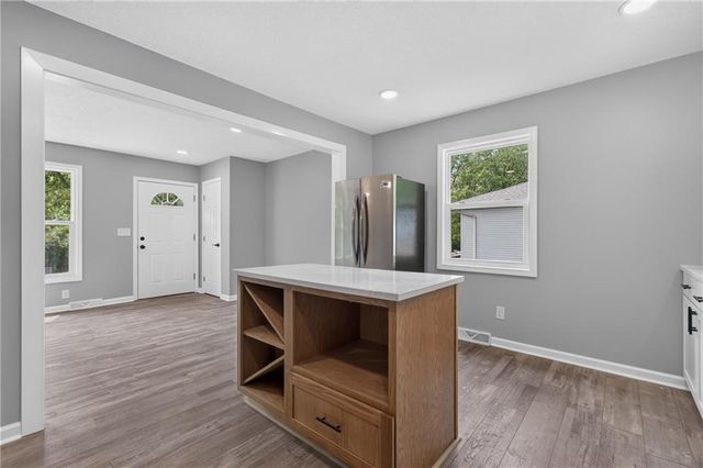 9310 NW 68th Street, Parkville, MO 64152