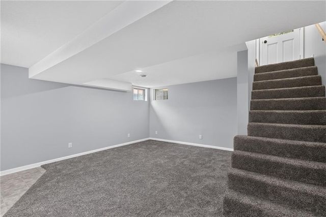 9310 NW 68th Street, Parkville, MO 64152