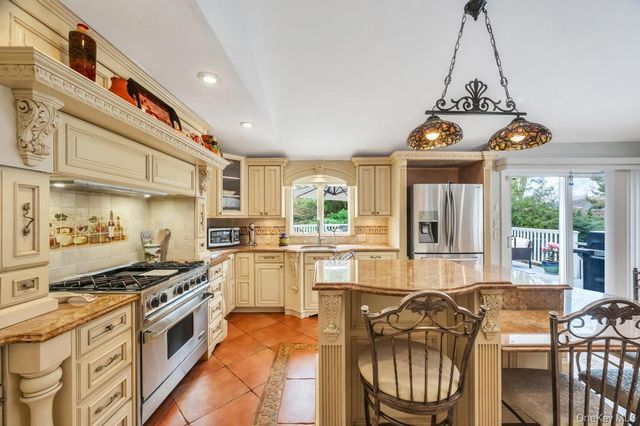 65 Pine Hill Lane, Dix Hills, NY 11746