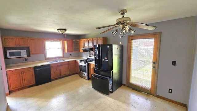 903 W 10th Street, Belvidere, IL 61008