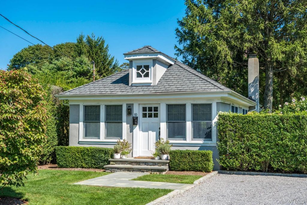 10 Henry Street, Southampton, NY 11968