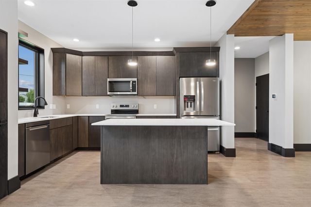 4012 Keagles Crossing, Cedar Falls, IA 50613