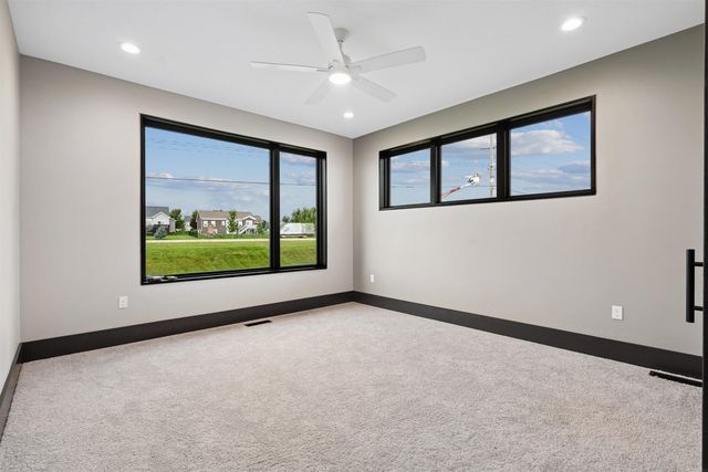 4012 Keagles Crossing, Cedar Falls, IA 50613