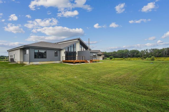 4012 Keagles Crossing, Cedar Falls, IA 50613