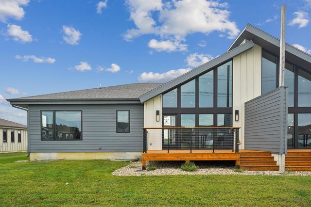 4012 Keagles Crossing, Cedar Falls, IA 50613