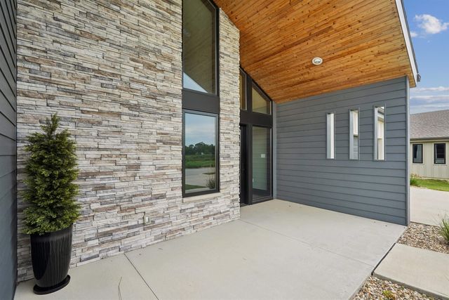 4012 Keagles Crossing, Cedar Falls, IA 50613