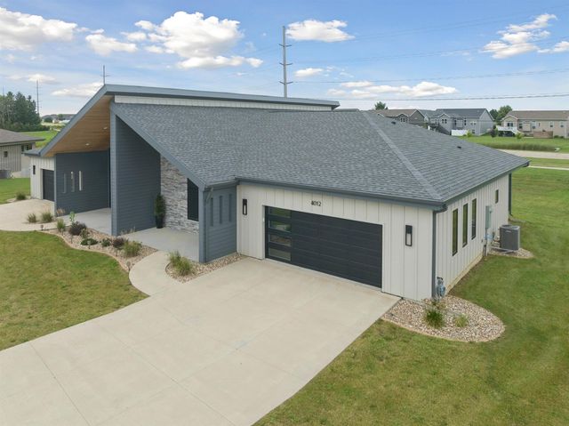 4012 Keagles Crossing, Cedar Falls, IA 50613