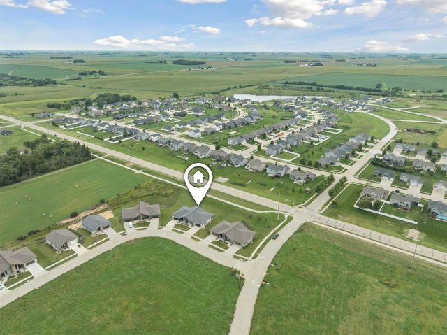 4012 Keagles Crossing, Cedar Falls, IA 50613