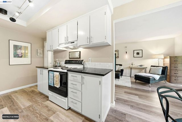 20720 4Th St 3, Saratoga, CA 95070