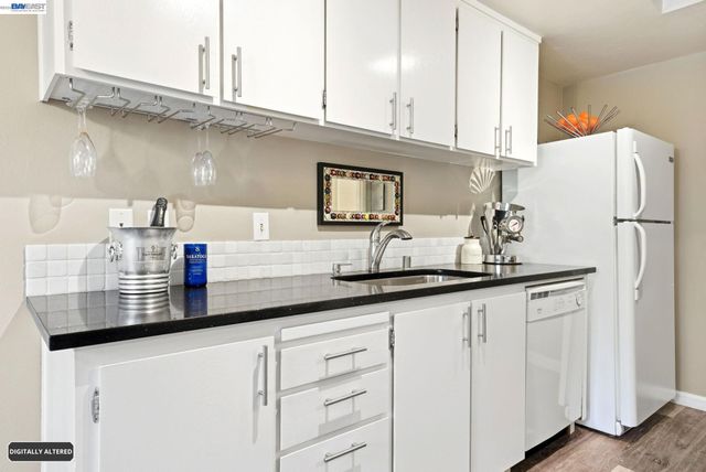 20720 4Th St 3, Saratoga, CA 95070