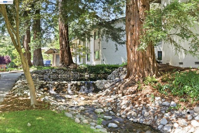 20720 4Th St 3, Saratoga, CA 95070
