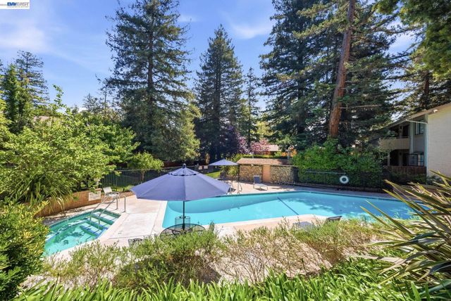 20720 4Th St 3, Saratoga, CA 95070
